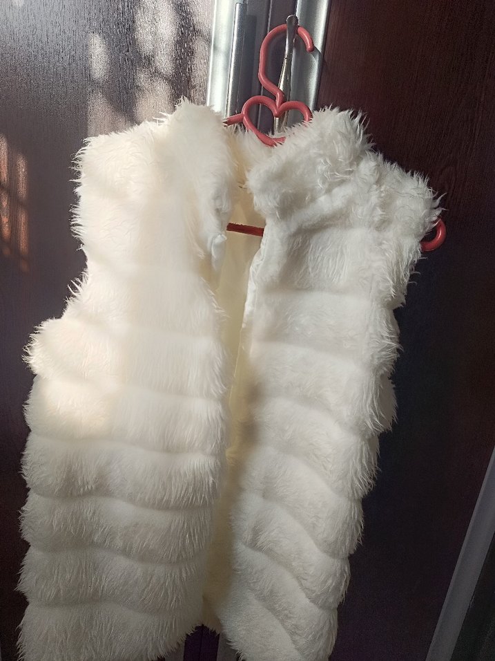 Beyaz Kürklü Kadın Yelek - Görsel 2