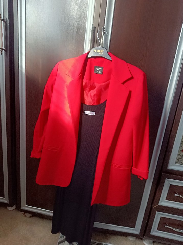 Beyaz Yaka Kemerli Kırmızı Kadın Blazer - Görsel 2