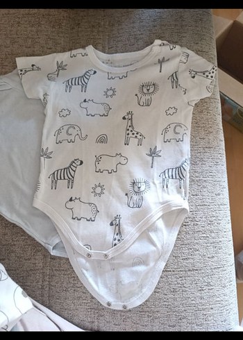 Düğmeli Kolsuz Pamuklu Bebek Body - Görsel 4