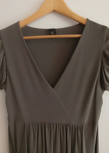 V Yaka Dökümlü Haki Kadın Elbise - Görsel 2