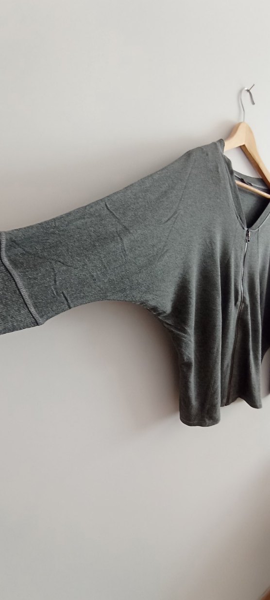 Gri V Yaka Fermuarlı Kadın Triko - Görsel 3