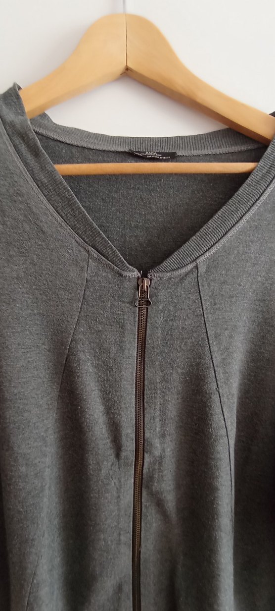 Gri V Yaka Fermuarlı Kadın Triko - Görsel 2