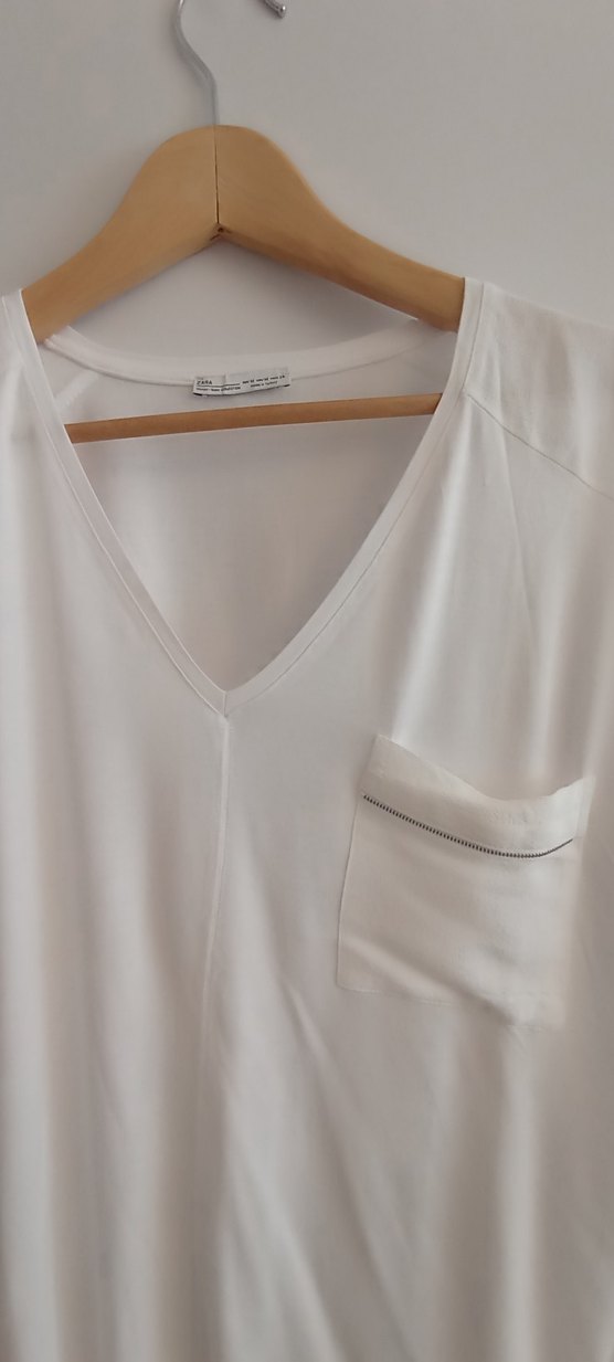 Beyaz V Yaka Kadın Tişört - Görsel 2