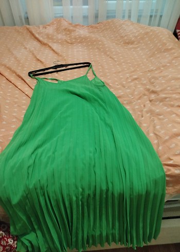 Yeşil Pilili Uzun Straplez Elbise - Görsel 2