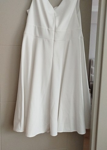 Beyaz V Yaka Midi Drapeli Elbise - Görsel 3