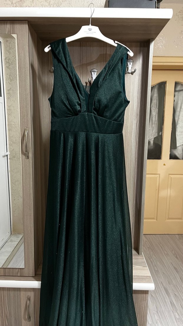 Zümrüt yeşili V Yakalı Uzun Drapeli Abiye Elbise - Görsel 2