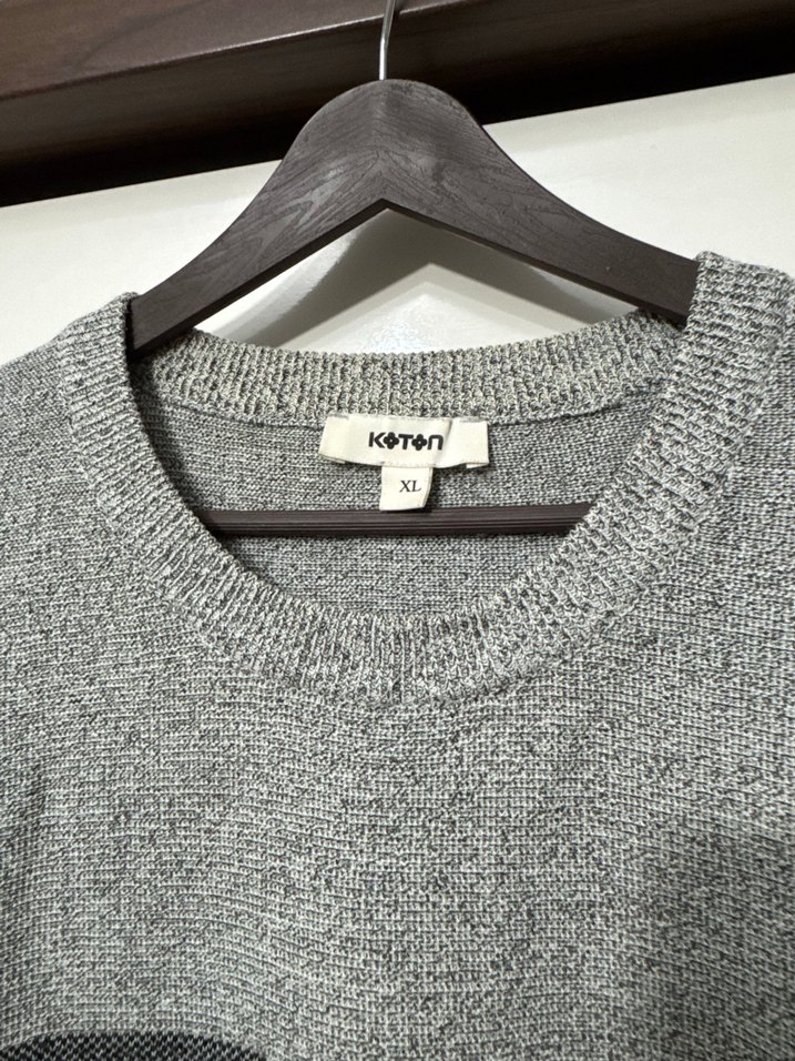 Gri Tonlarda Yün Kazak - Görsel 2