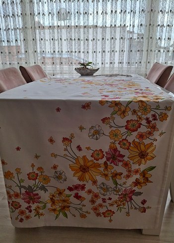 TAÇ MARKA Çiçek Desenli Beyaz Masa Örtüsü - Görsel 2