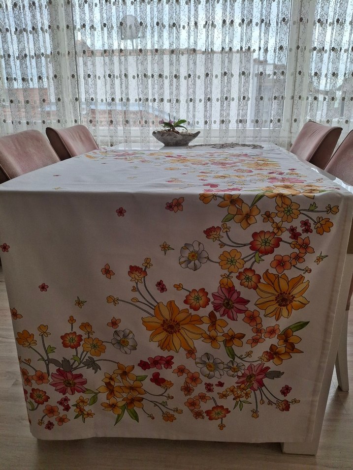 TAÇ MARKA Çiçek Desenli Beyaz Masa Örtüsü - Görsel 2