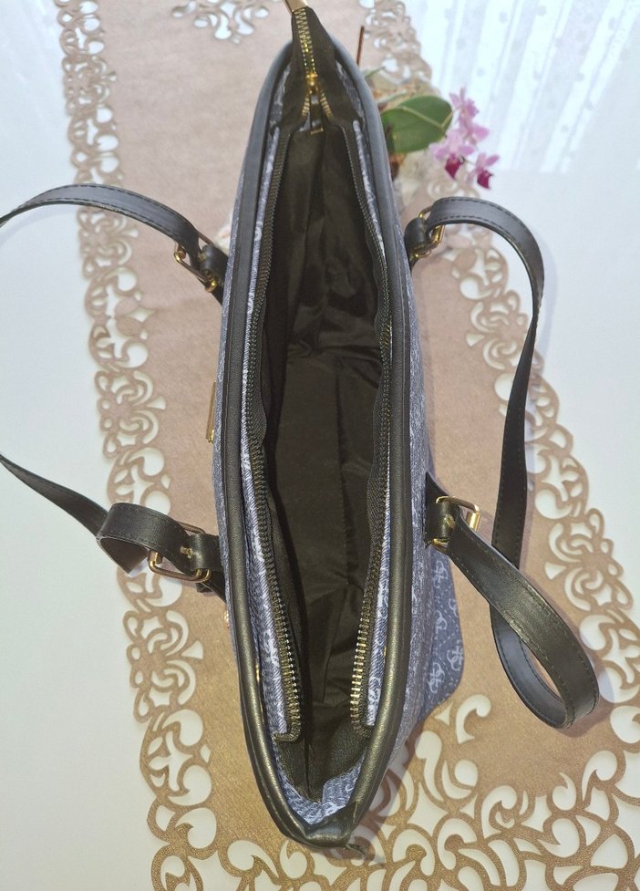 Guess Gri Nakışlı Deri Kadın Çanta - Görsel 4