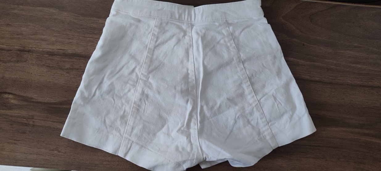 Düğmeli Beyaz  Keten Şort - Görsel 2