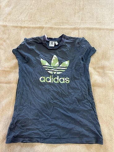 Adidas tshirt