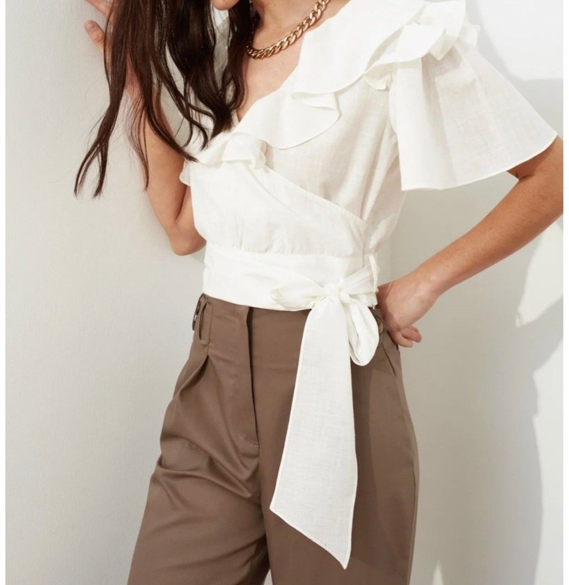 Fırfırlı V Yaka Keten Bluz - Görsel 2