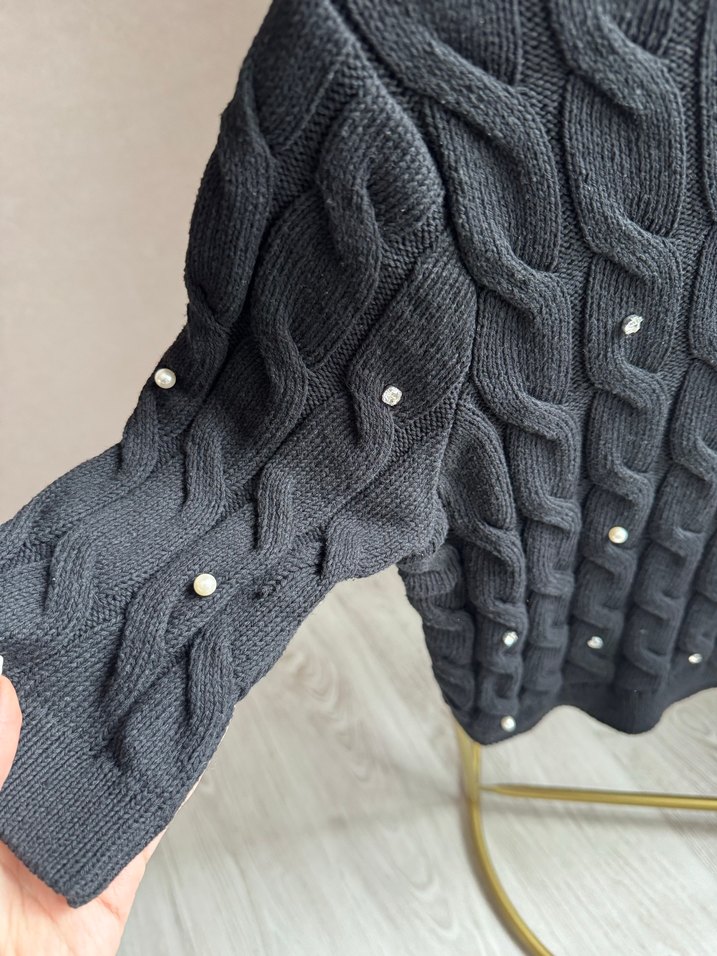 Siyah Nakışlı Kısa Örgü Kadın Kazak - Görsel 2