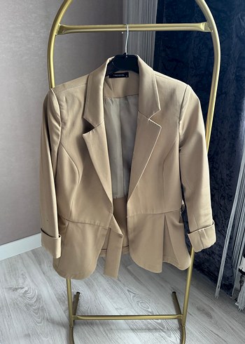 Bej Kemerli Kısa Kadın Blazer Ceket - Görsel 2