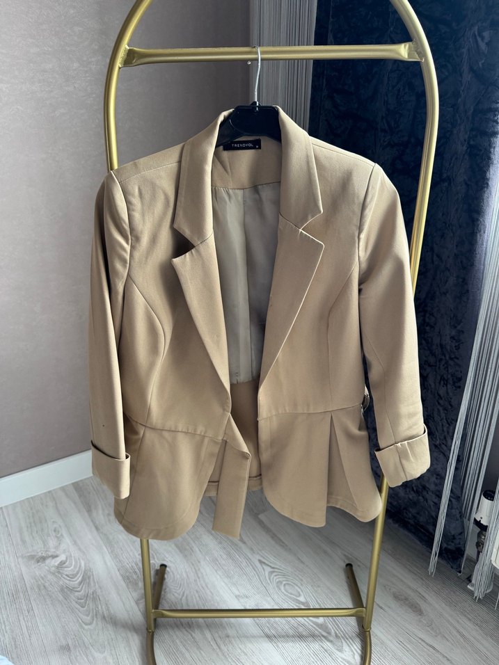 Bej Kemerli Kısa Kadın Blazer Ceket - Görsel 2