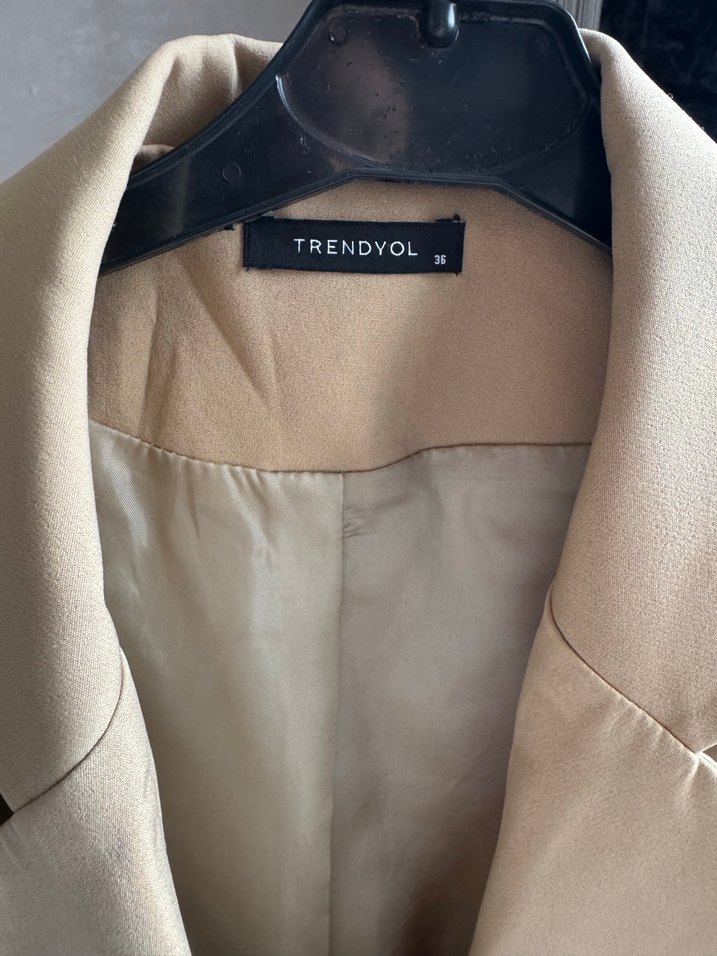 Bej Kemerli Kısa Kadın Blazer Ceket - Görsel 3