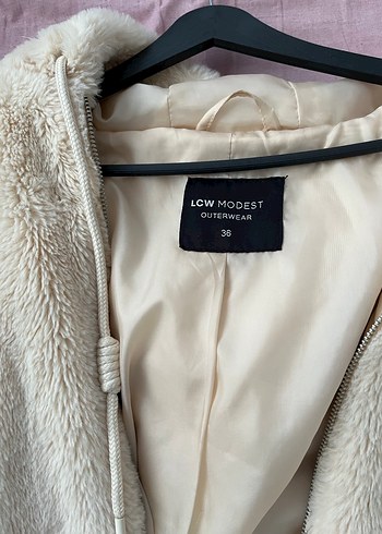 Bej Peluş Kapüşonlu kürklü kaban - Görsel 5