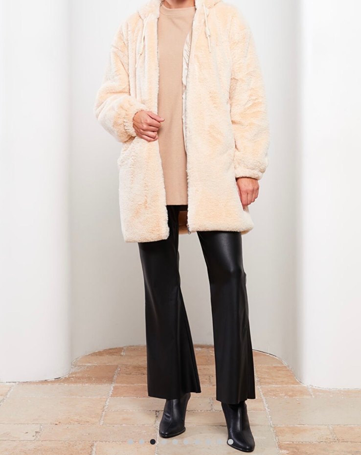 Bej Peluş Kapüşonlu kürklü kaban - Görsel 2