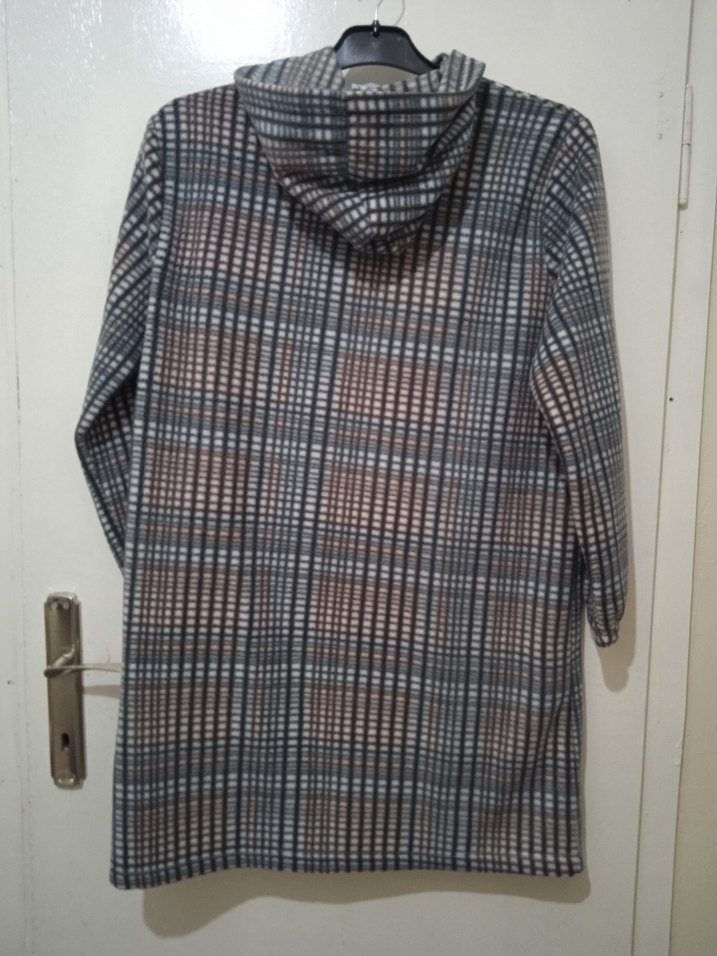 Kapüşonlu Gri Uzun Bağcıklı Kadın Mont - Görsel 2