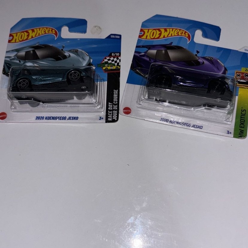 Hot Wheels 2020 Koenigsegg Jesko Mor ve Mavi Oyuncak Araba - Görsel 4