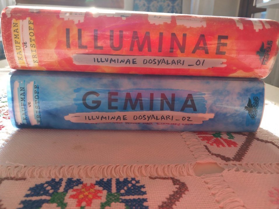 Illuminae ve Gemina - Görsel 2