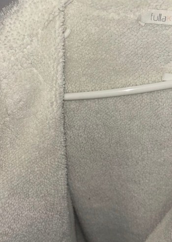 Kapüşonlu içi pelüş kürk 3.4 yaş - Görsel 3