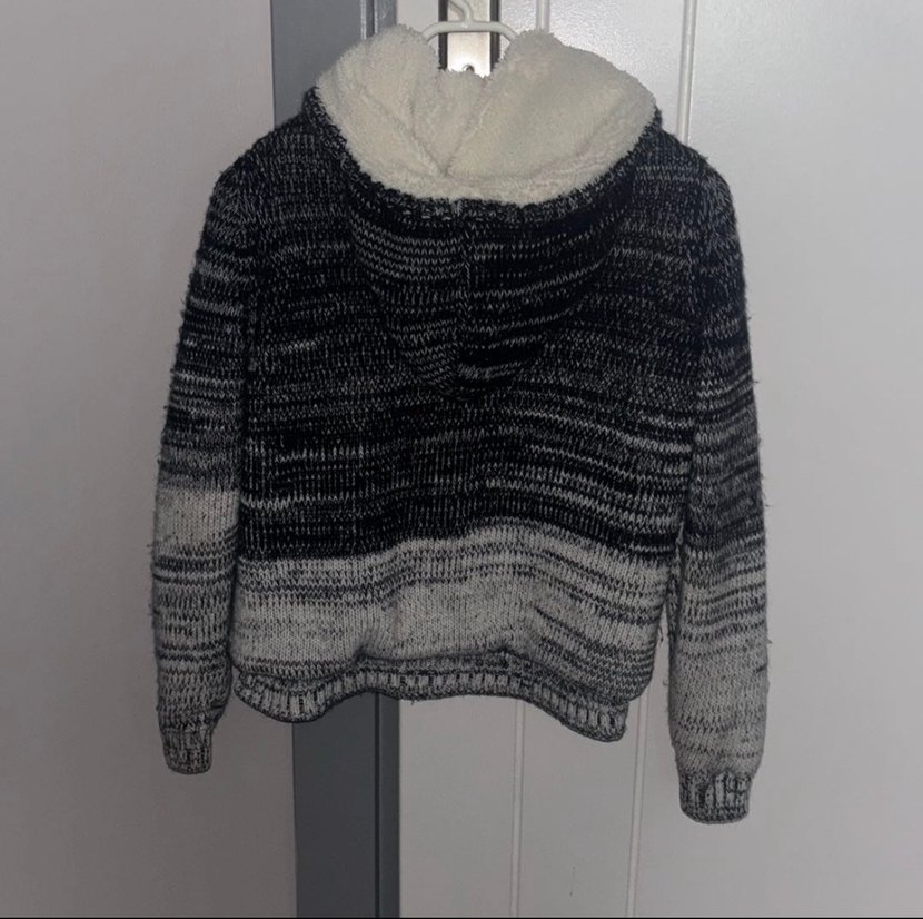 Kapüşonlu içi pelüş kürk 3.4 yaş - Görsel 2