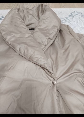 Şal yaka detaylı içten ipli, çıtçıtlı kuşaklı mont - Görsel 2