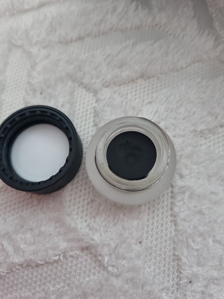 Youngblood Siyah jel eyeliner - Görsel 3
