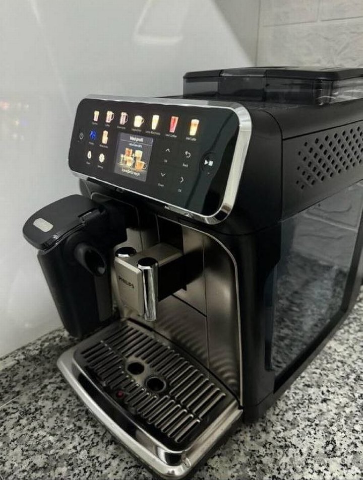 PHİLİPS KAHVE MAKİNESİ 5500 SERİSİ - Görsel 2