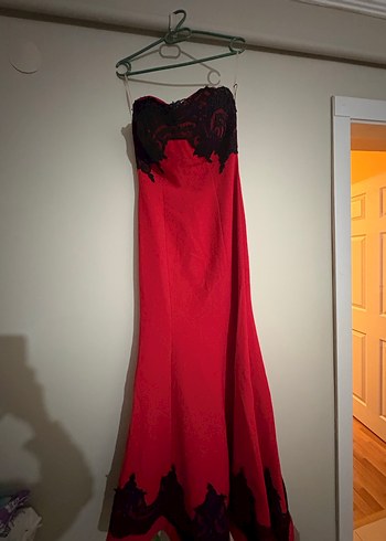 Drapeli Straplez Kırmızı Gotik Abiye Elbise - Görsel 4