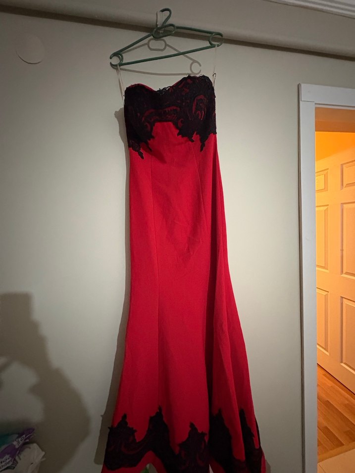 Drapeli Straplez Kırmızı Gotik Abiye Elbise - Görsel 4