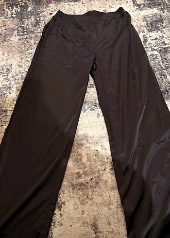 Siyah Drapeli Kadın saten Pantolon - Görsel 3