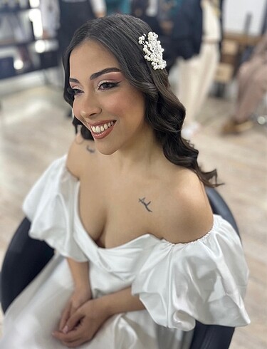 Carmen Marka Dis Cekim, Nikah Elbisesi