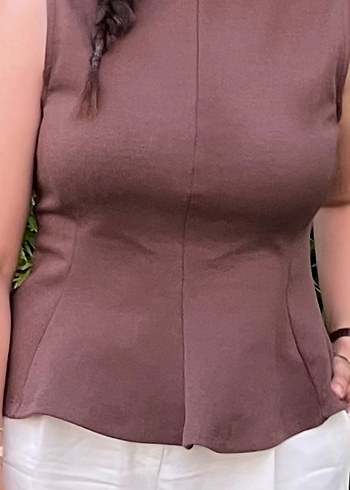 Kahverengi Drapeli Bisiklet Yakalı Kolsuz Bluz - Görsel 2