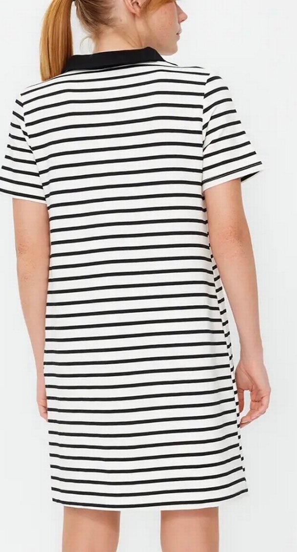 Düğmeli Siyah-Beyaz Çizgili Midi Elbise - Görsel 4
