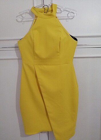TRENDYOLMİLLA Halter yaka elbise 