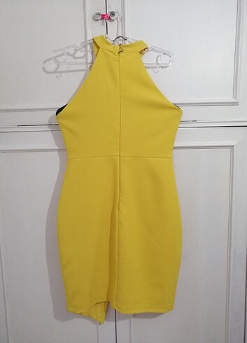 38 Beden TRENDYOLMİLLA Halter yaka elbise