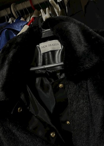 Siyah Kürklü Midi Kadın Kaban - Görsel 3