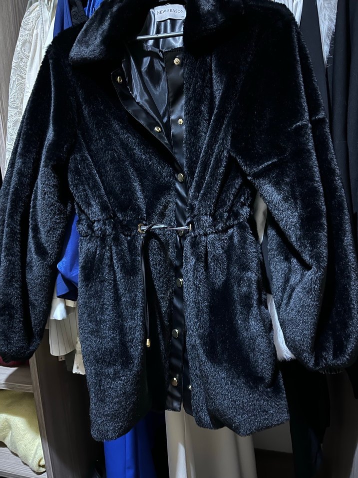 Siyah Kürklü Midi Kadın Kaban - Görsel 2