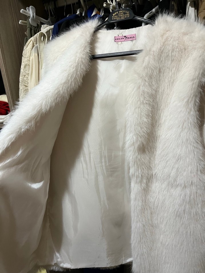 Beyaz Kürklü Midi Kadın Yelek - Görsel 2