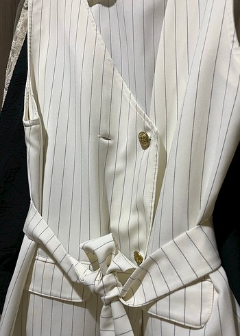 Çizgili Beyaz Kemerli Kadın Yelek - Görsel 3