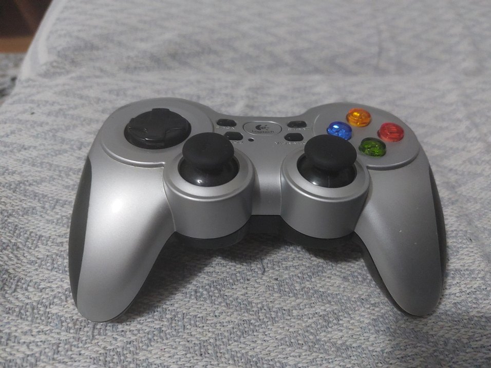 LOGITECH F710 KABLOSUZ GAMEPAD  ORJİNAL | TİTREŞİMLİ USB ALICILI - Görsel 2