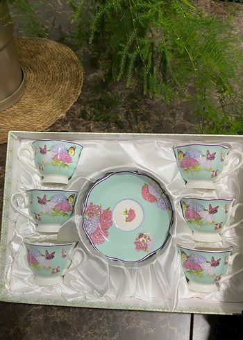 Pastel Renkli Çiçek ve Kelebekli Porselen Fincan Takımı - Görsel 2