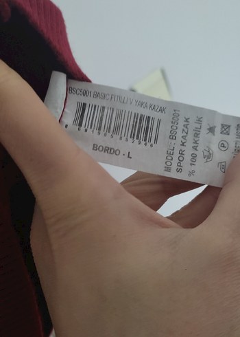 Kırmızı V Yakalı Kadın Triko Kazak - Görsel 3