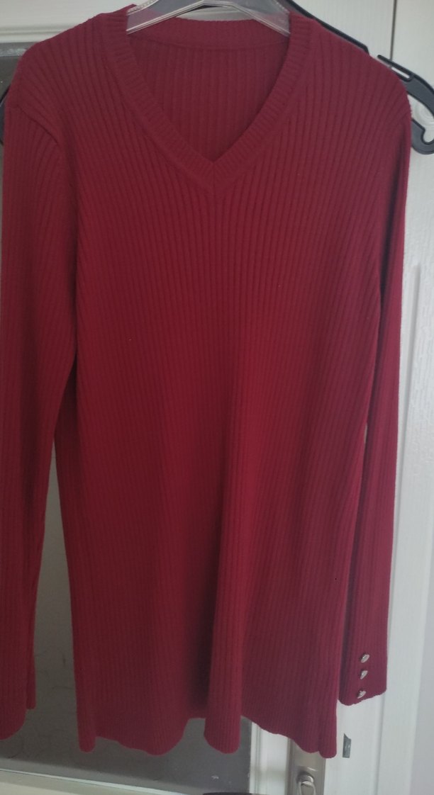 Kırmızı V Yakalı Kadın Triko Kazak - Görsel 2