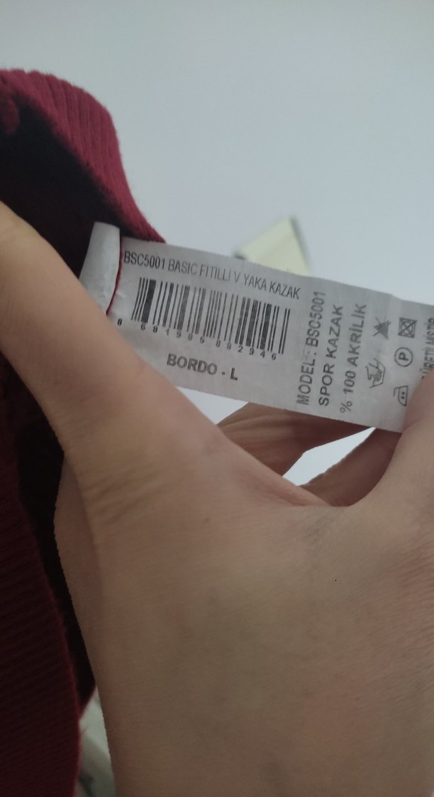 Kırmızı V Yakalı Kadın Triko Kazak - Görsel 3