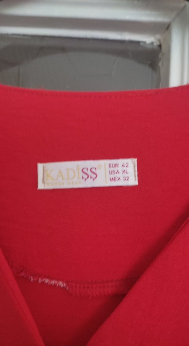 Kırmızı Midi Düğmeli V Yaka Kadın Elbise - Görsel 4