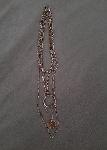 Uzun Zincir Detaylı Altın Renk Kolye - Görsel 2